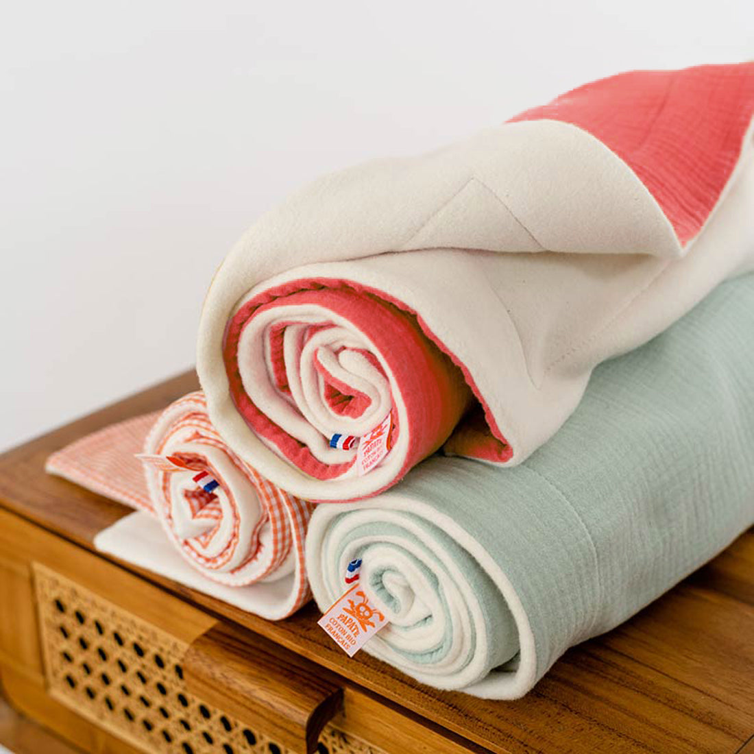 Organic Cotton Fleece Blanket -  Strawberry